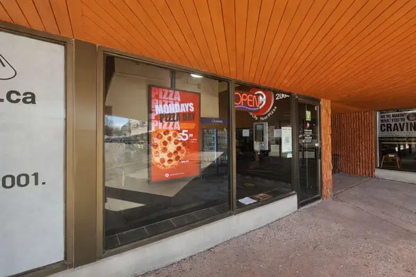 35 Harvard RD #10, Guelph, ON N1G 3A2