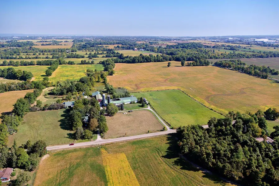 7166 English Church RD E, Hamilton, ON L0R 1W0