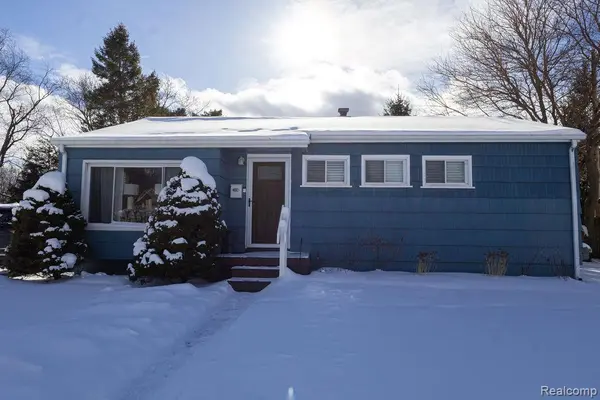 823 Southwood DR, Fenton, MI 48430