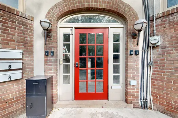 9 Humewood CT #Building 1 Unit 5, Toronto C03, ON M6C 1C9