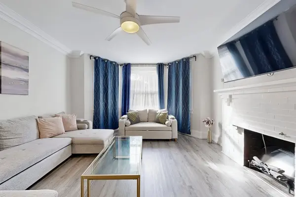 9 Humewood CT #Building 1 Unit 5, Toronto C03, ON M6C 1C9