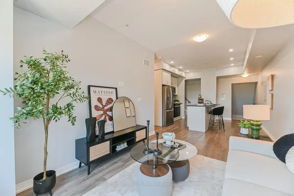 2635 William Jackson DR #723, Pickering, ON L1P 2V8