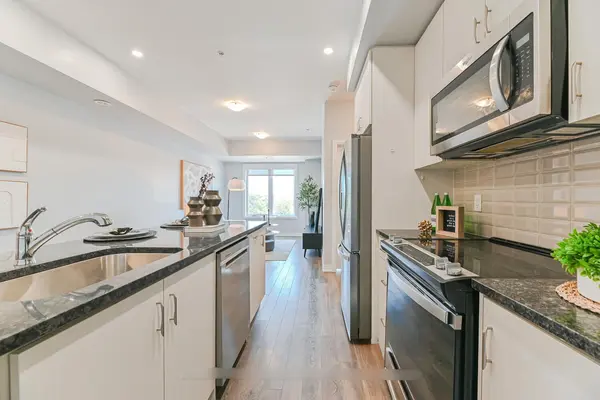 2635 William Jackson DR #723, Pickering, ON L1P 2V8