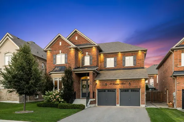 11 Coastal TRL,  King,  ON L7B 0A5