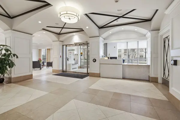 5229 Dundas ST W #707, Toronto W08, ON M9B 6L9