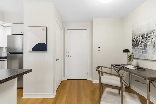 5229 Dundas ST W #707, Toronto W08, ON M9B 6L9