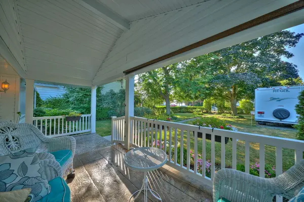 662 Lakeshore RD, Fort Erie, ON L2A 1B9