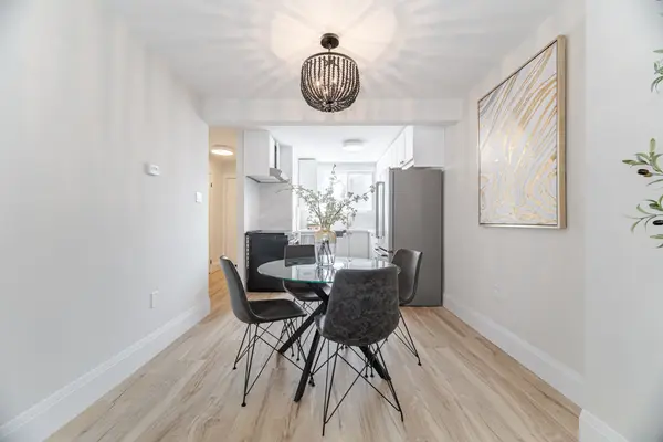 120 Quigley RD #19, Hamilton, ON L8K 6L4