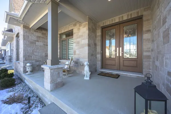 723 Pondhaven RD, Strathroy-caradoc, ON N0L 1W0