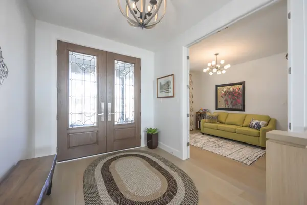 723 Pondhaven RD, Strathroy-caradoc, ON N0L 1W0