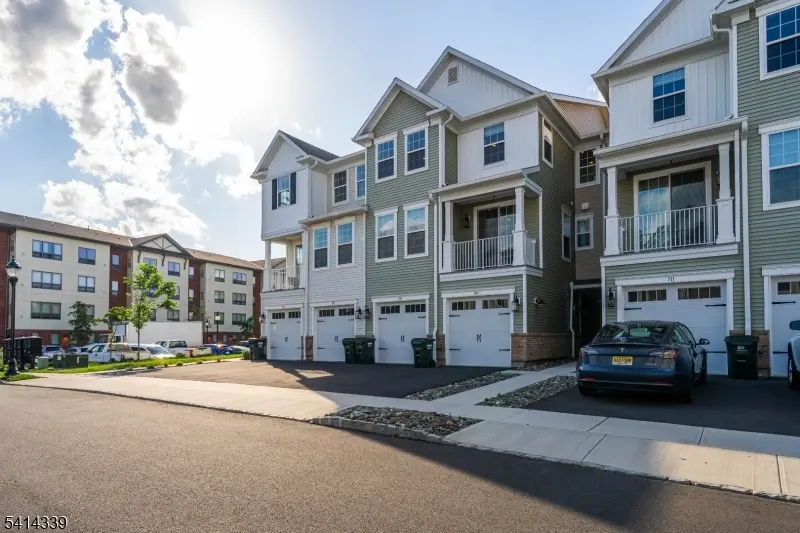 707 Station Rd, Dunellen Boro, NJ 08812