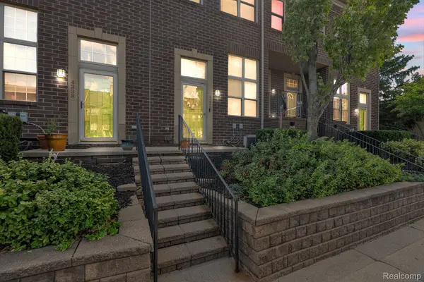 4236 Schaefer RD, Dearborn, MI 48126