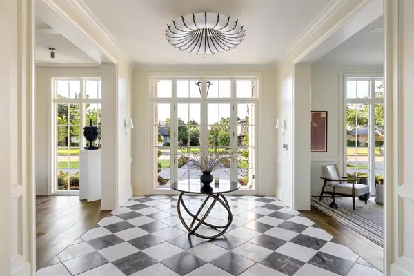 Dallas, TX 75229,5610 Lobello