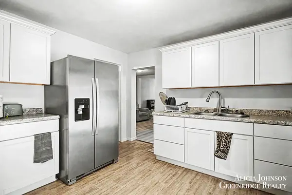 721 S Pearl ST, Belding City, MI 48809