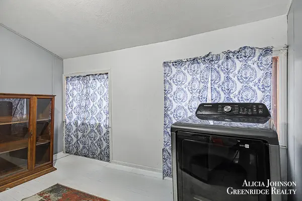 721 S Pearl ST, Belding City, MI 48809