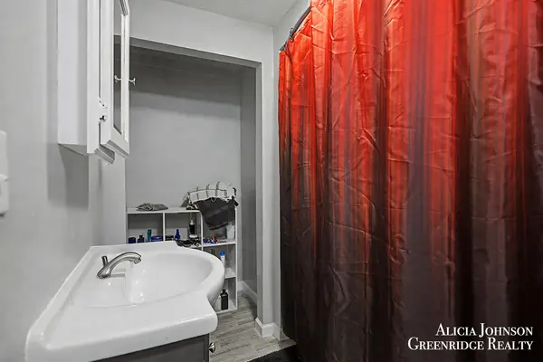 721 S Pearl ST, Belding City, MI 48809