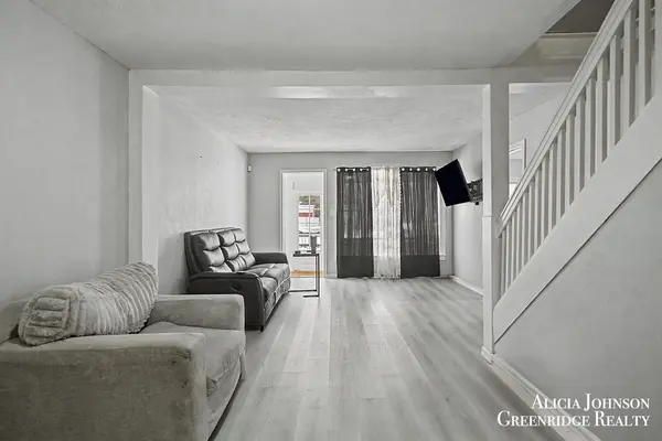 721 S Pearl ST, Belding City, MI 48809