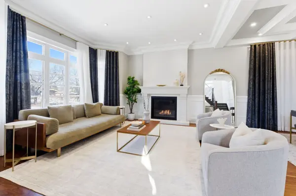 Toronto C04, ON M5M 2Y5,87 McGillivray AVE