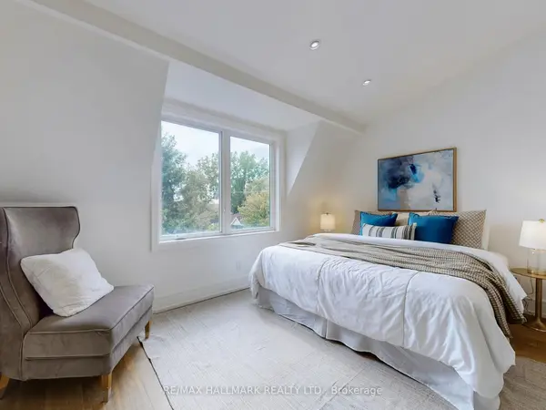 5 Wadsworth BLVD, Toronto W04, ON M9N 2G3