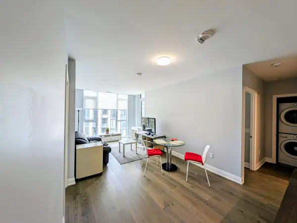 293 The Kingsway N/A #425, Toronto W08, ON M9A 0E8