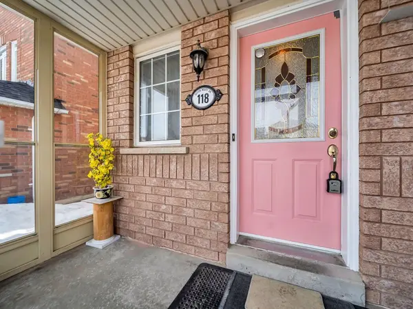 118 Queen Mary DR, Brampton, ON L7A 2R5