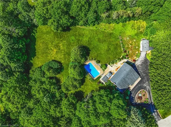 6 Iris CT, Hamilton, ON L0R 1H3