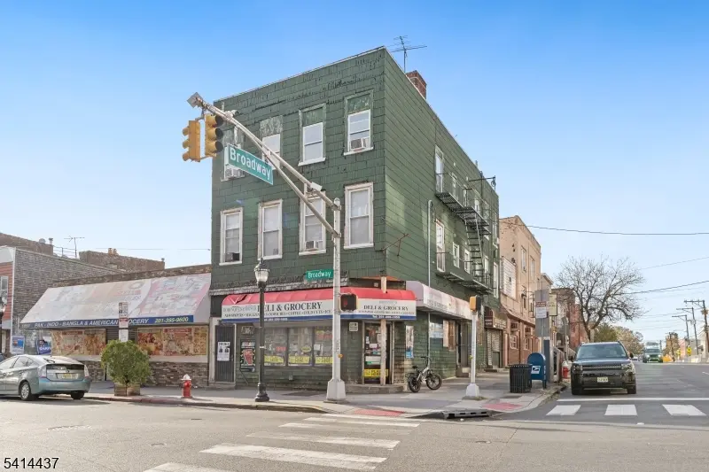 1063 West Side Ave, Jersey City, NJ 07306