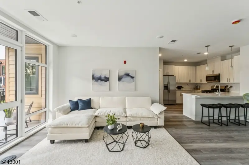 140 W Webster Ave #201, Roselle Park Boro, NJ 07204