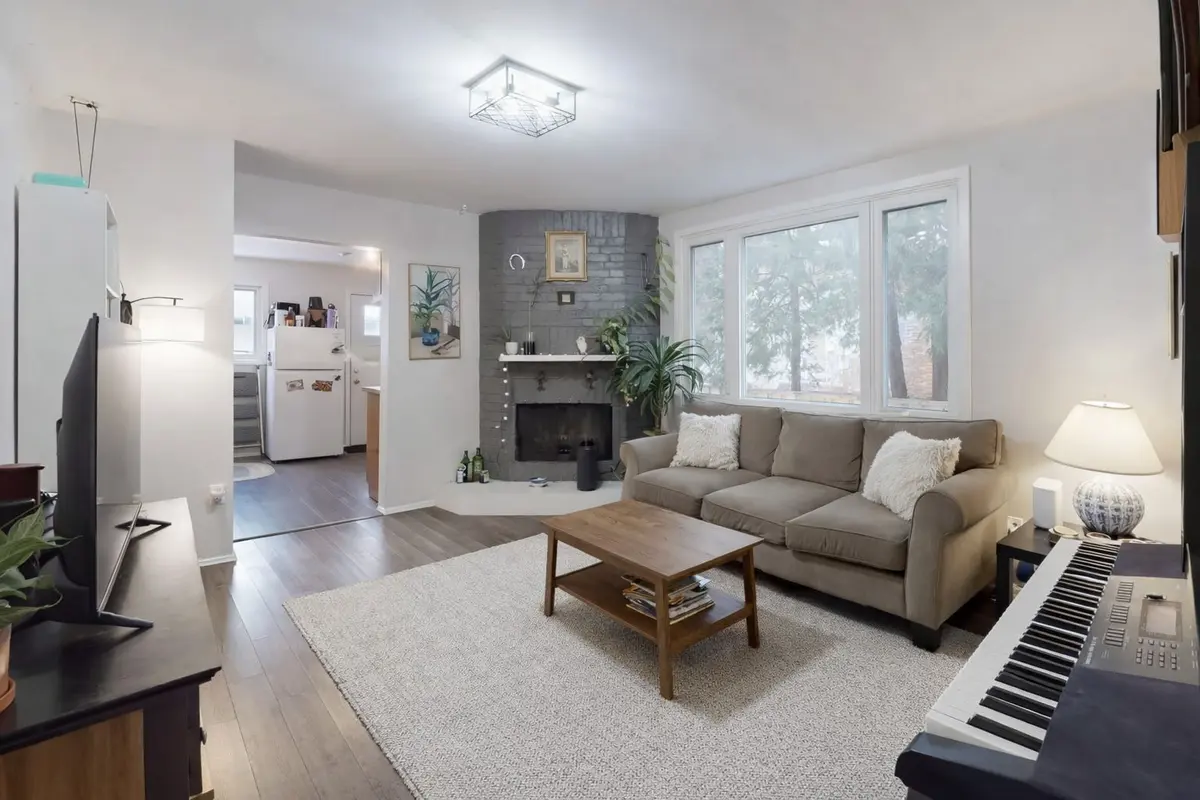 117 Hampton AVE #Main, Toronto E01, ON M4K 2Z2