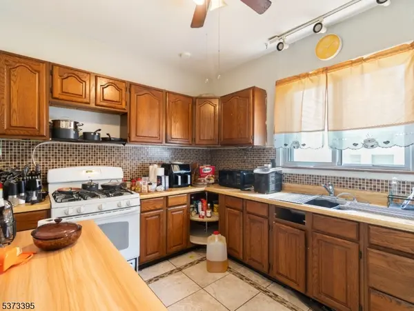 98 Ashland Ave, East Orange City, NJ 07017