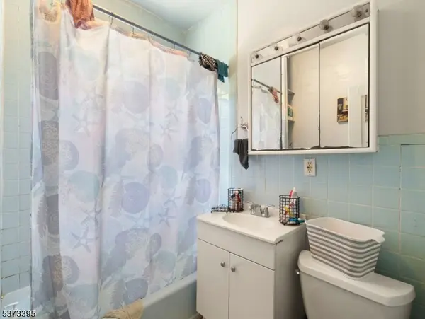 98 Ashland Ave, East Orange City, NJ 07017