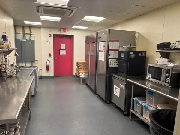 77 Central Ave, Clark Twp., NJ 07066