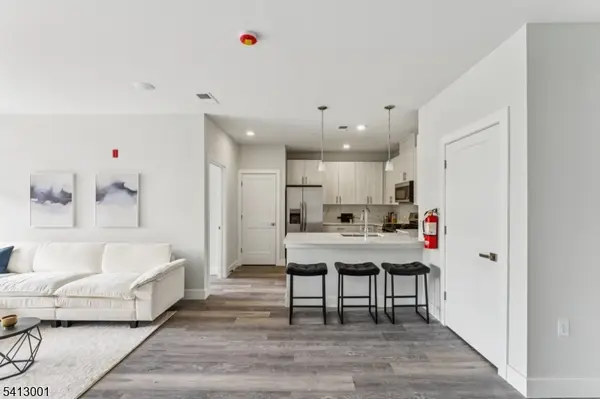 140 W Webster Ave #201, Roselle Park Boro, NJ 07204