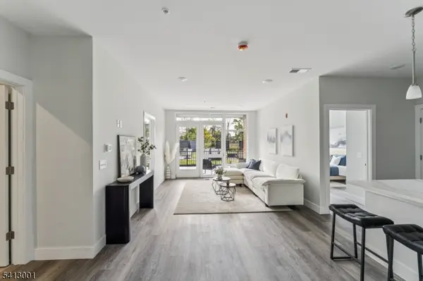 140 W Webster Ave #213, Roselle Park Boro, NJ 07204