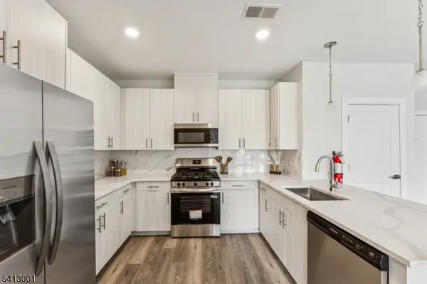 140 W Webster Ave #213, Roselle Park Boro, NJ 07204