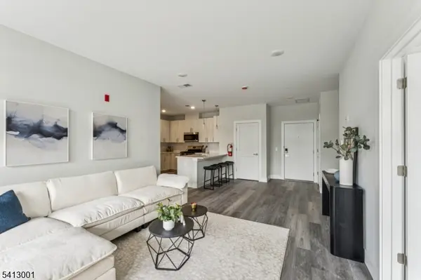 140 W Webster Ave #213, Roselle Park Boro, NJ 07204