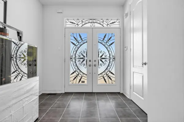 275 William Graham DR, Aurora, ON L4G 0W4