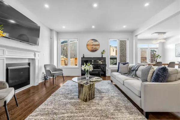 275 William Graham DR, Aurora, ON L4G 0W4