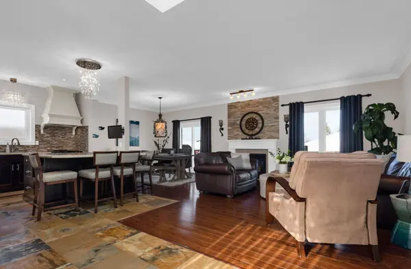 37 Brookfield CRES, Barrie, ON L4N 9R6