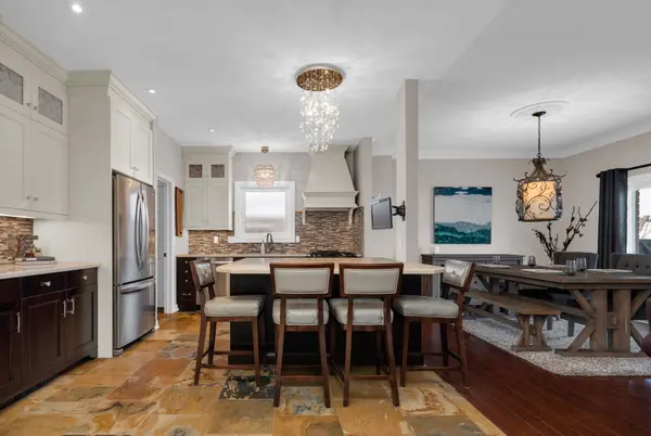 37 Brookfield CRES, Barrie, ON L4N 9R6