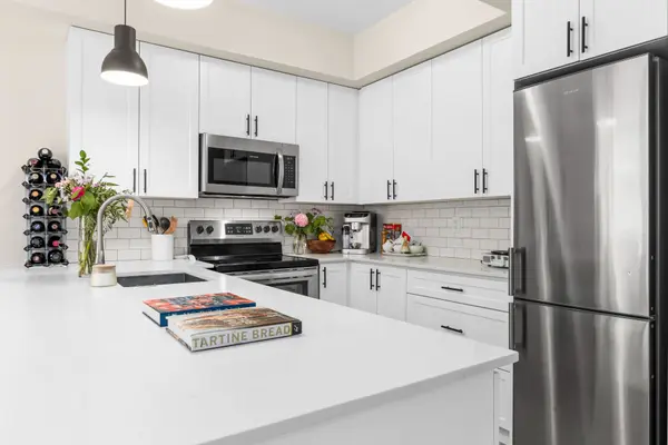 30 Fieldway RD #78, Toronto W08, ON M8Z 0E3