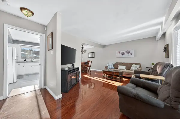 21 Glenda CT, Guelph, ON N1H 6V6