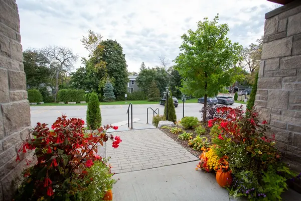 94 Francis ST W #103, Kawartha Lakes, ON K0M 1N0