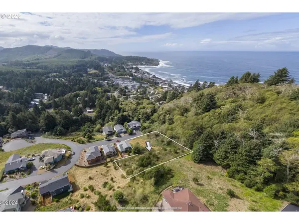 8900 Harbor View PL, Depoe Bay, OR 97341