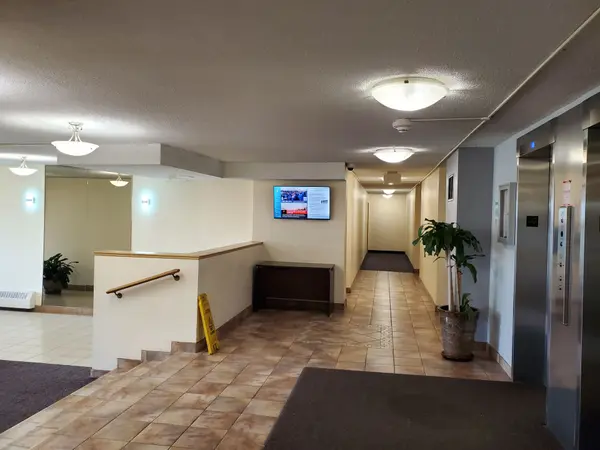 10 Tapscott RD #205, Toronto E11, ON M1B 3L9