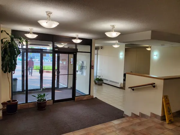 10 Tapscott RD #205, Toronto E11, ON M1B 3L9