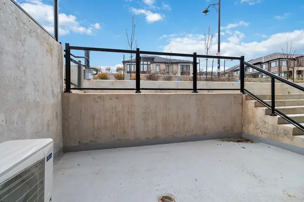 1569 Rose WAY #128, Milton, ON L9E 0J2