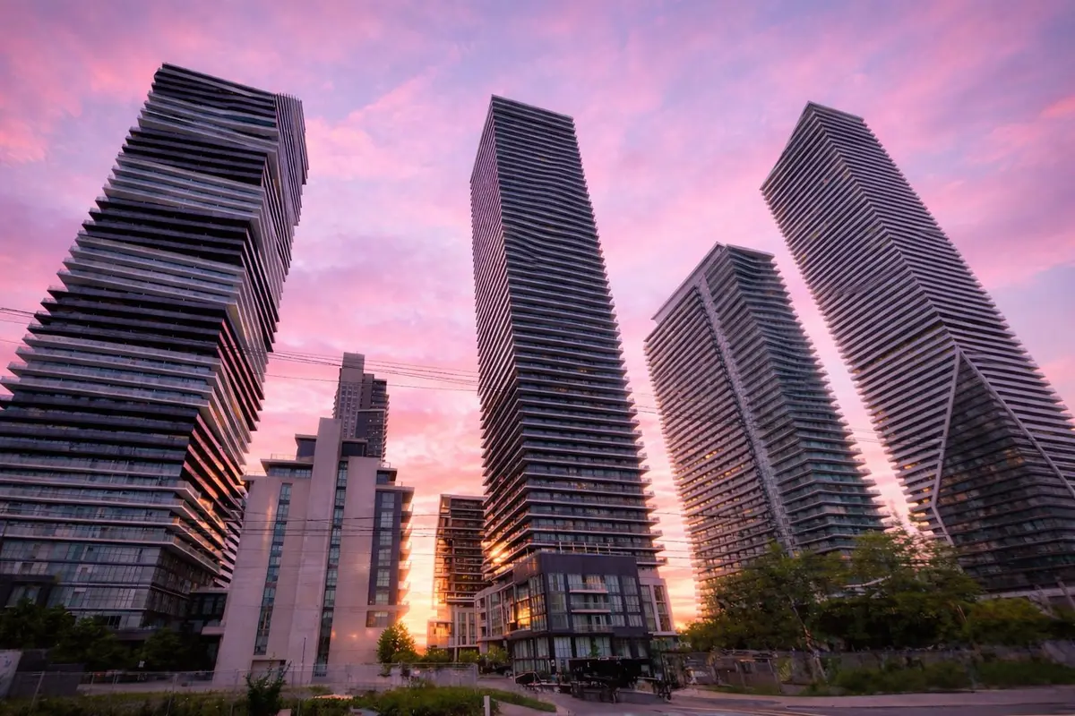 70 Annie Craig DR #2009, Toronto W06, ON M8V 0C5