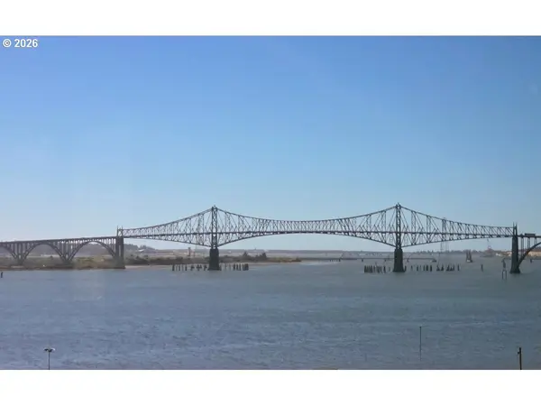 North Bend, OR 97459,66642 E BAY RD #60