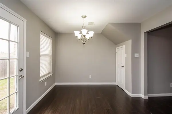 926 Walnut Street, Burleson, TX 76028